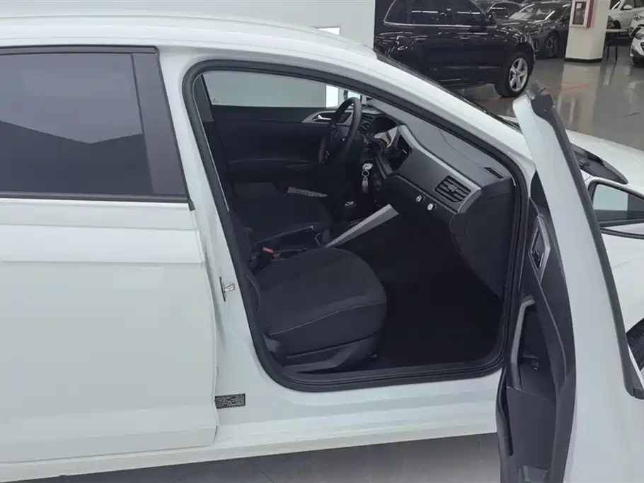Volkswagen Polo 2022 Plus 1.5L Automatic Joyful Living Edition фото 8