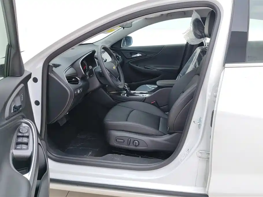 Chevrolet Malibu XL 2023 1.5T RS Edition фото 9
