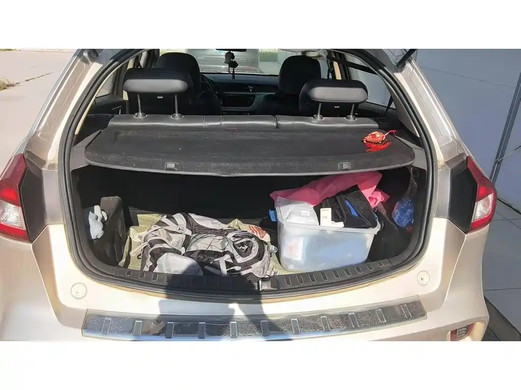 Photo 4 - Geely Vision X3