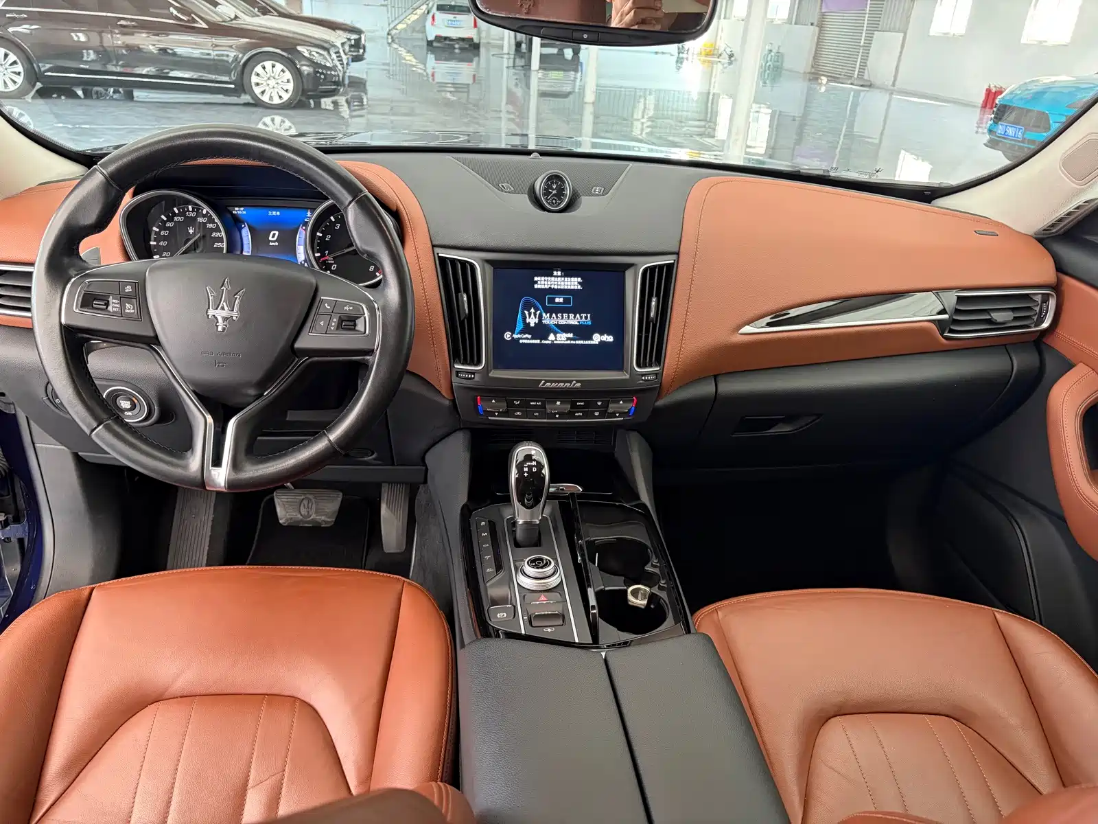 Photo 10 - Maserati Levante