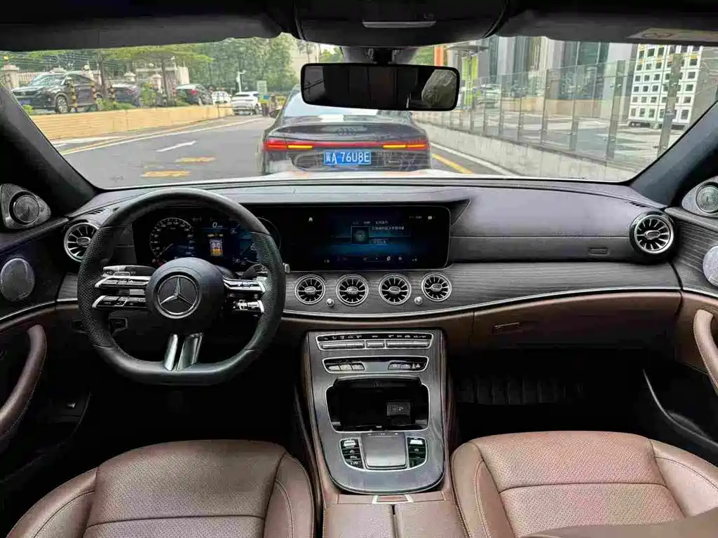 Фото 6 - Mercedes-Benz E-Class