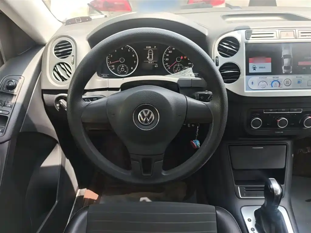 Volkswagen Tiguan 2016 Model 300TSI Automatic 2WD Trend Edition фото 11