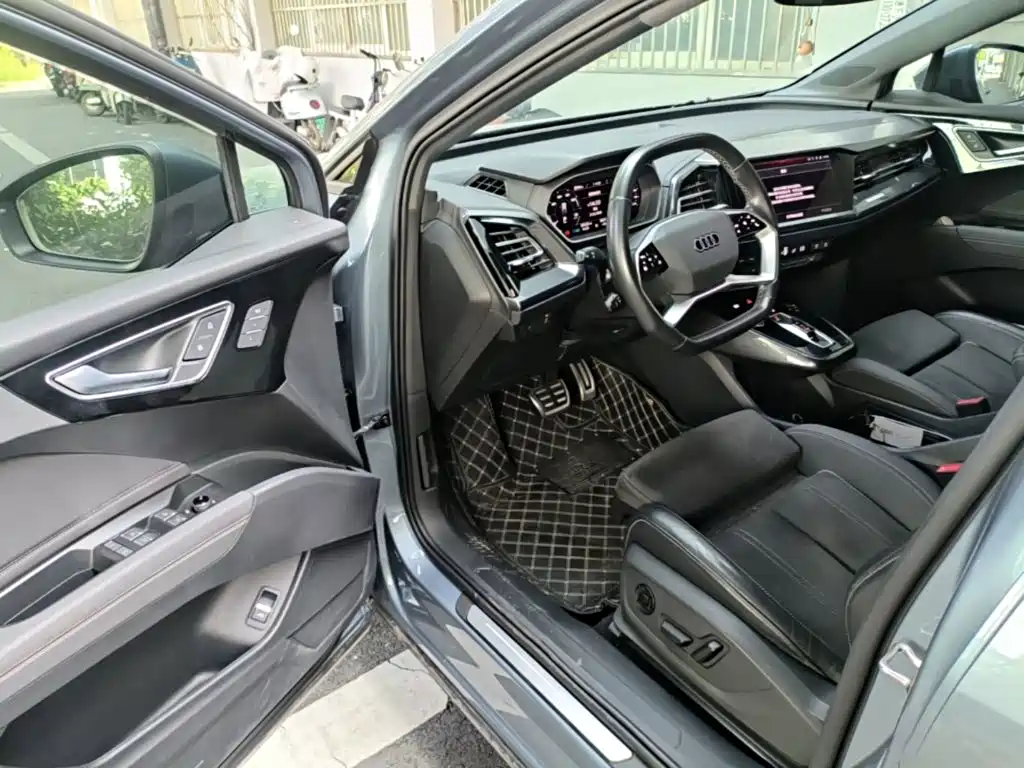 Audi Q4 e-tron 2023 2023 50 e-tron quattro Creation Edition
