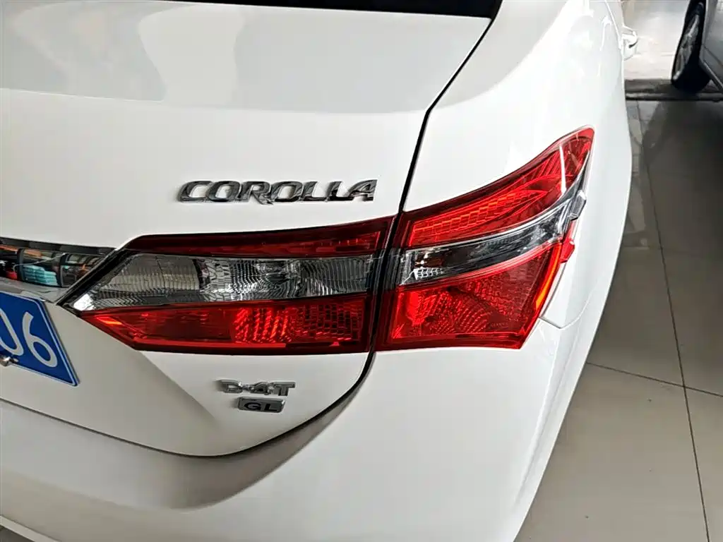 Toyota Corolla 2018 1.2T S-CVT GL Smart Edition фото 8
