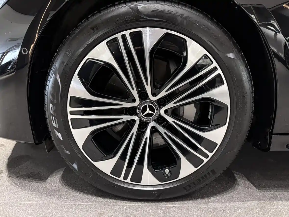 Mercedes-Benz E-Class 2025 Facelift E 300 L Luxury фото 6