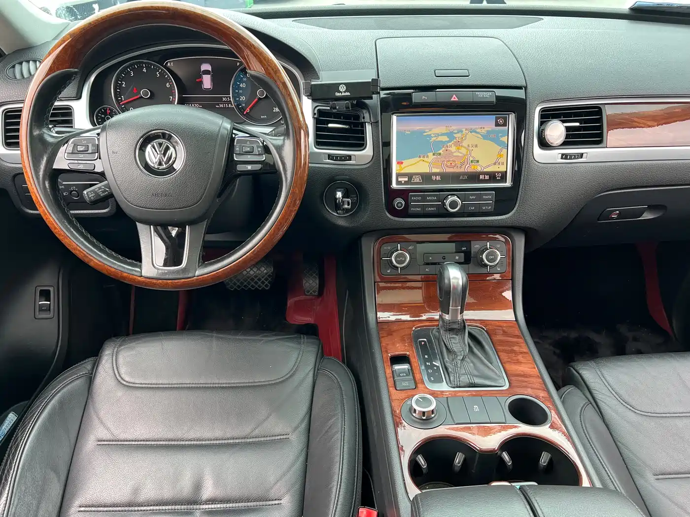 Volkswagen Touareg 2011 3.0TSI Standard фото 7