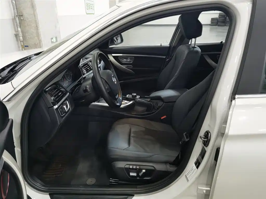 BMW 3 Series 2016 320Li Progressive фото 10