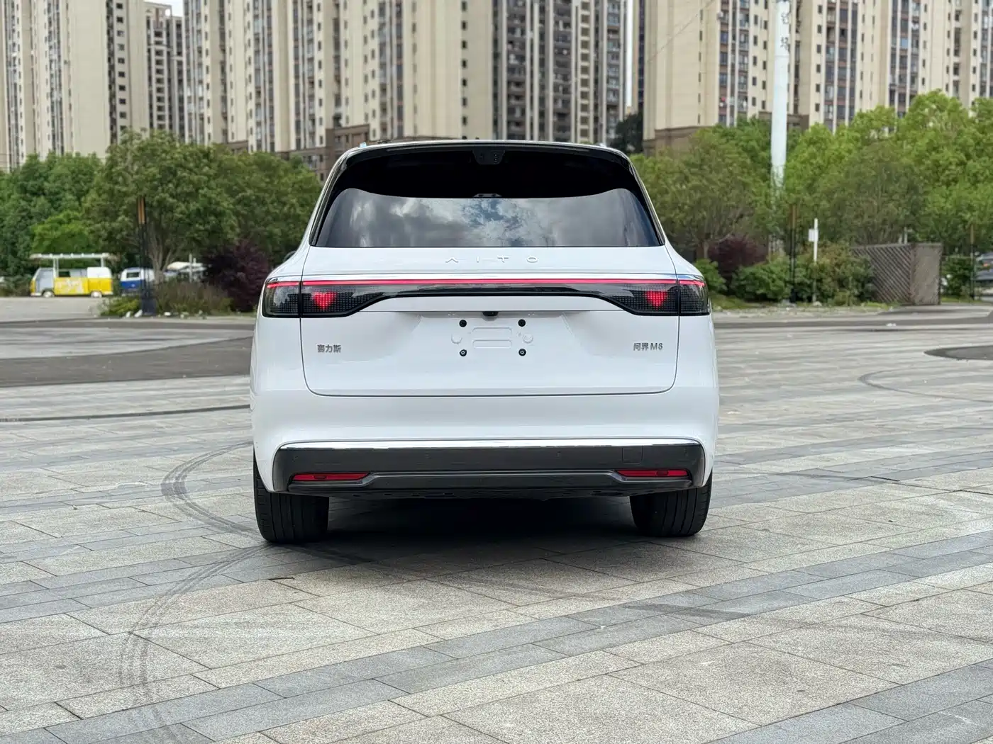 AITO Wenjie AITO M8 2025 Range Extender Max+ Edition 53.4kWh 5-seater фото 5