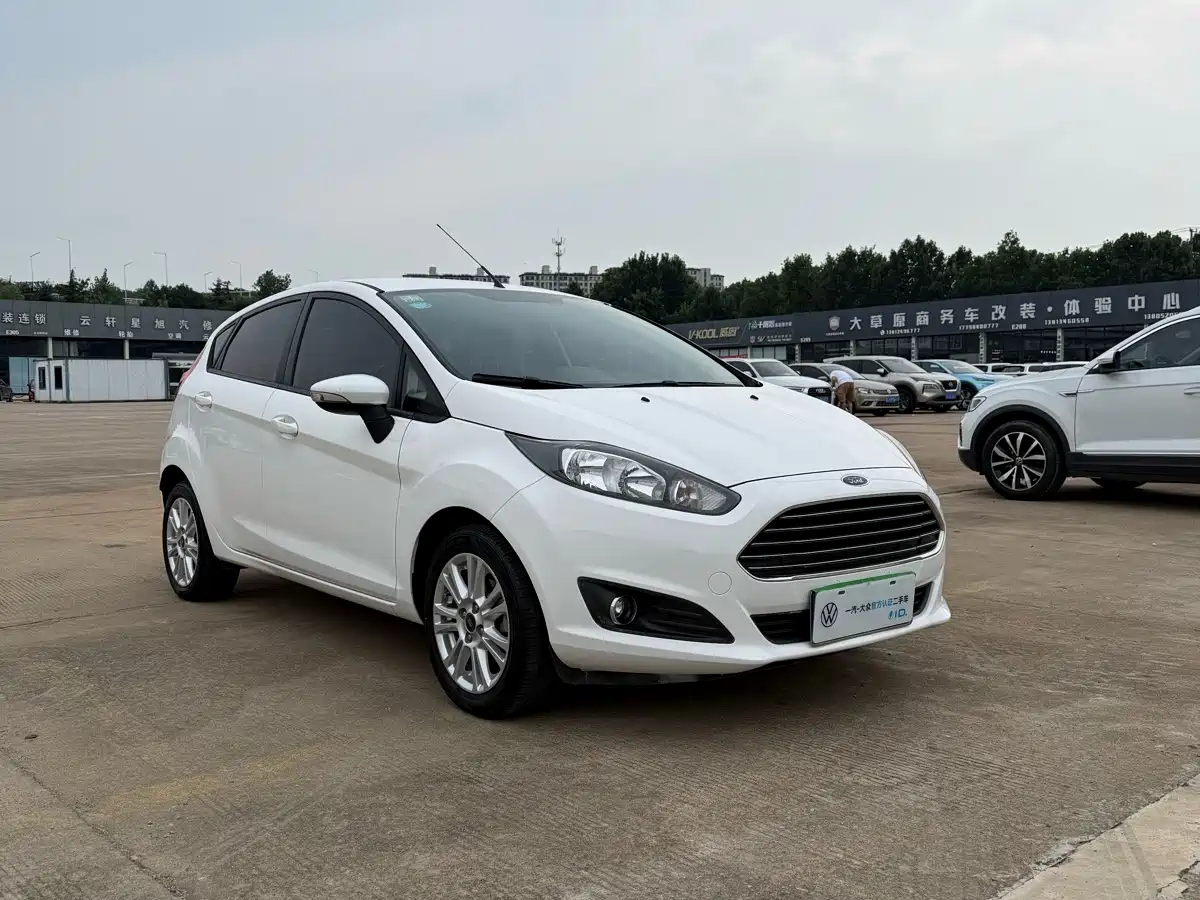Ford Fiesta 2015 2013 Hatchback 1.5L Automatic Fashion