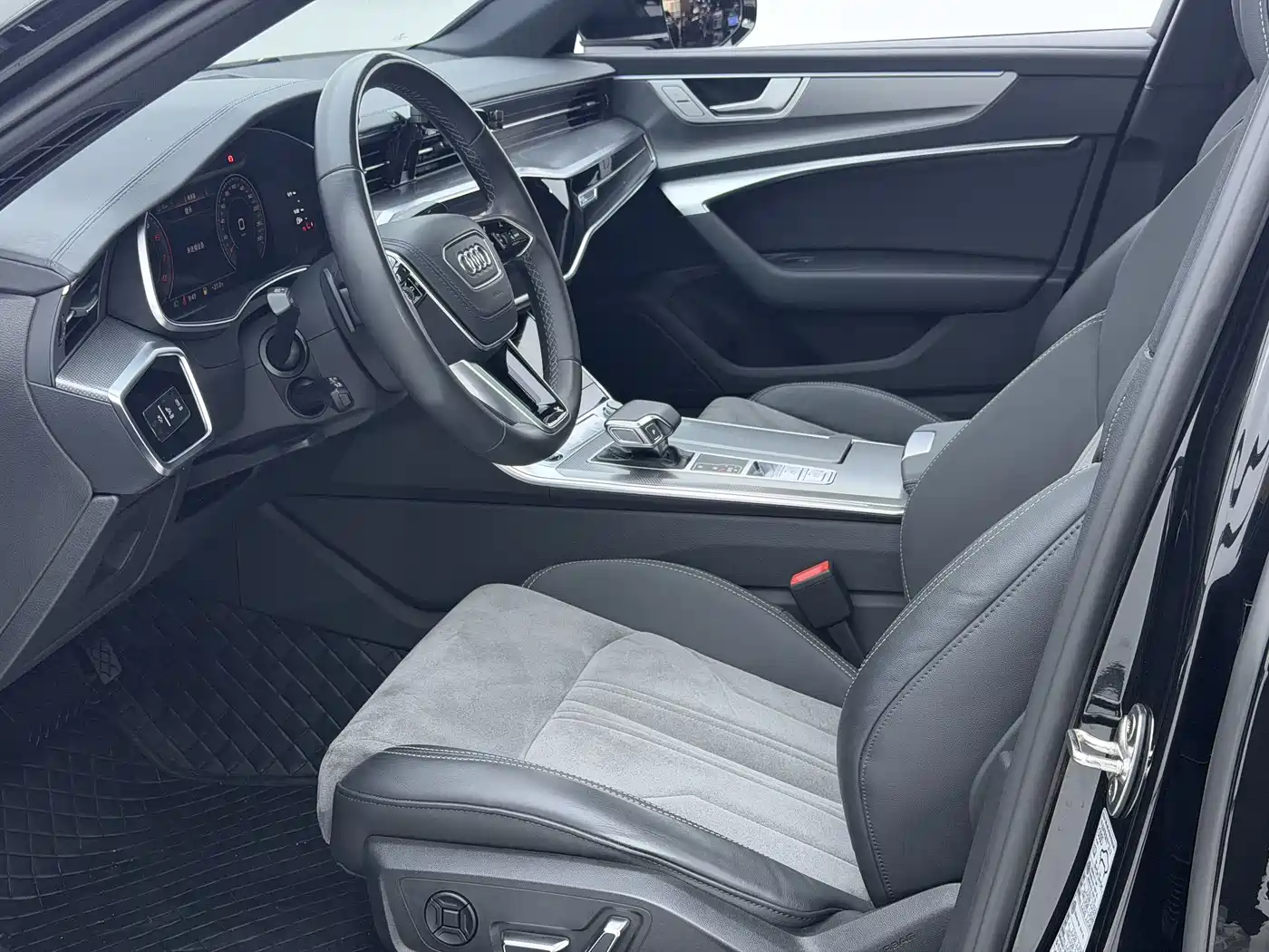 Audi A6L 2024 40 TFSI Luxury Dynamic фото 4