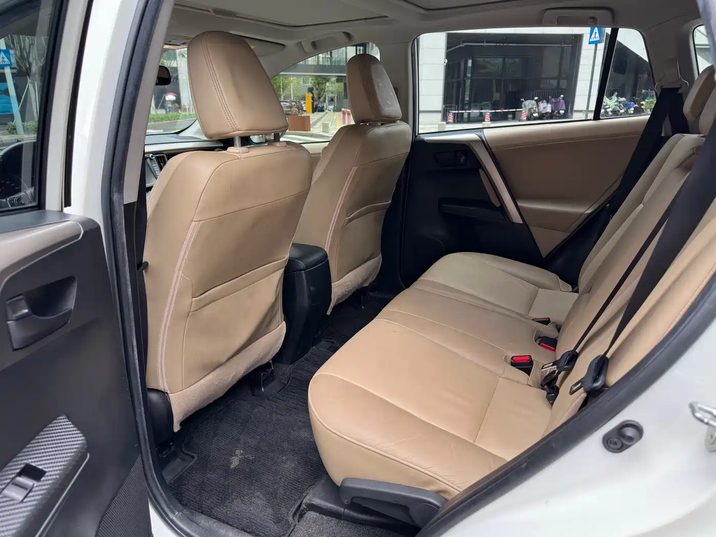 Toyota RAV4 Rongfang 2015 2.5L Automatic 4WD Elite Edition фото 8