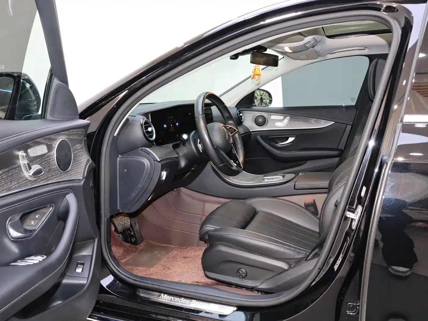 Mercedes-Benz E-Class 2022 Second Facelift E 300 L Fashion фото 15