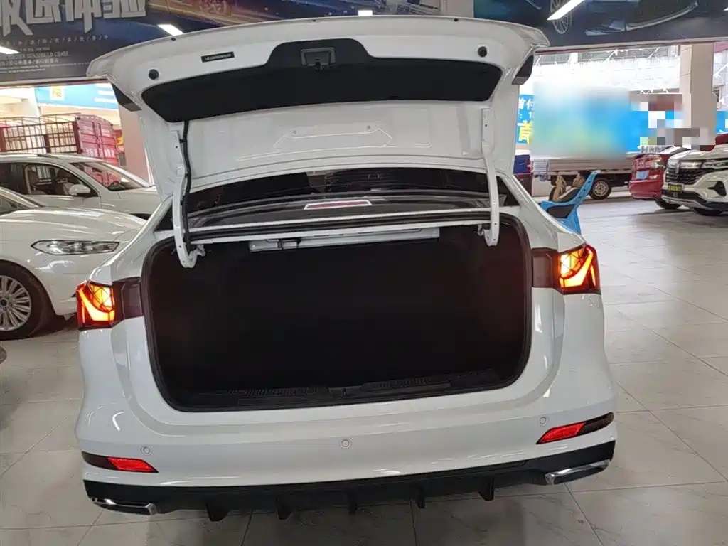 Roewe i5 2025 2023 1.5L CVT Luxury Edition