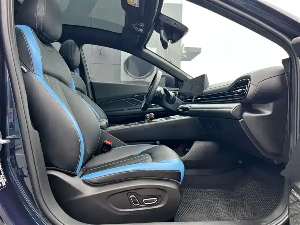 GAC Trumpchi Trumpchi Emkoo 2021 270T DCT J16 Edition фото 6