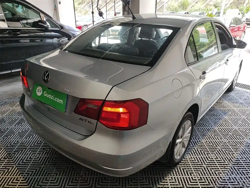 Volkswagen Jetta 2015 1.4L Manual Comfort фото 7