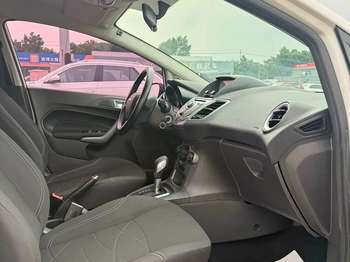 Ford Fiesta 2015 2013 Hatchback 1.5L Automatic Fashion