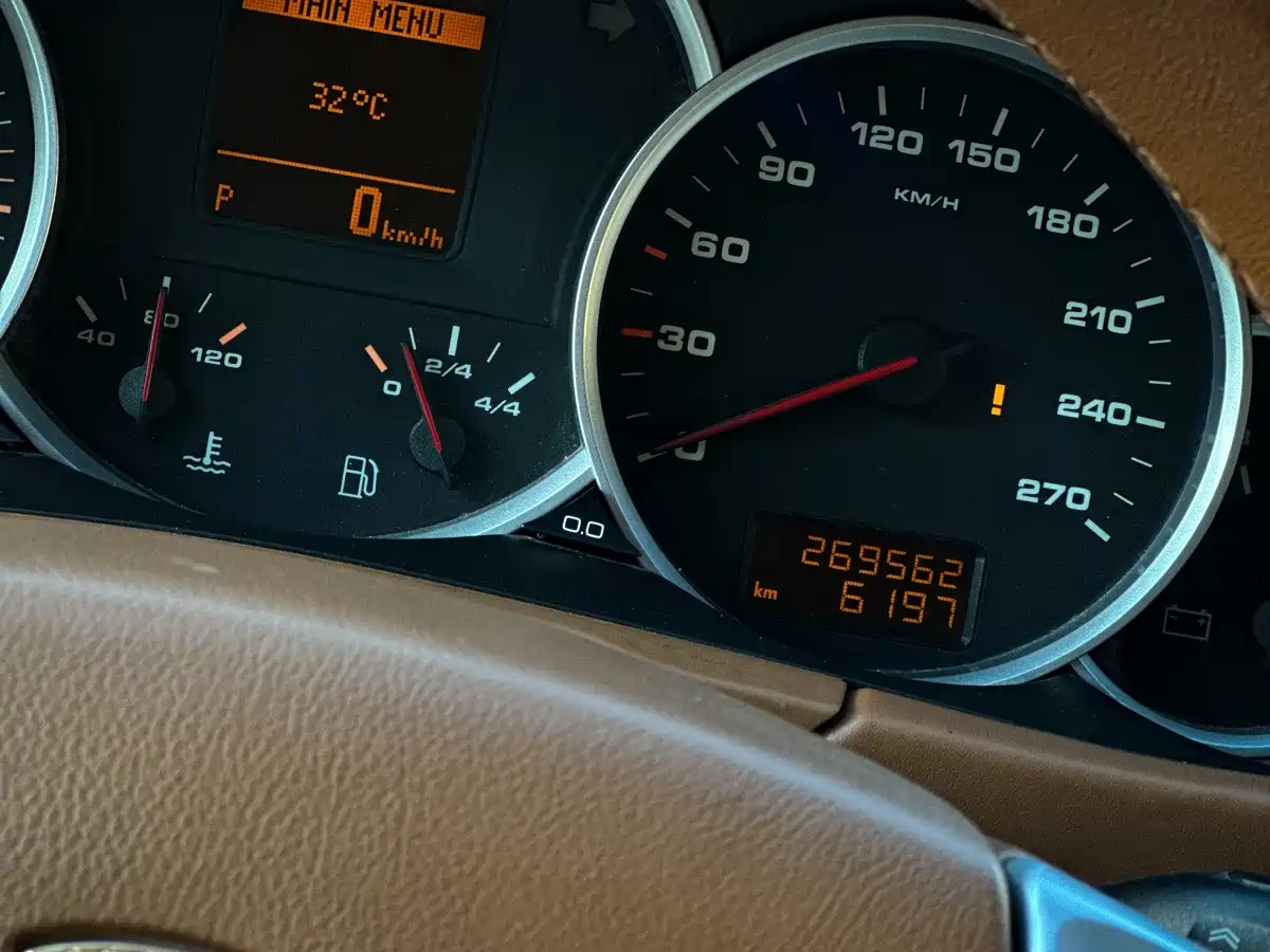 Photo 11 - Porsche Cayenne