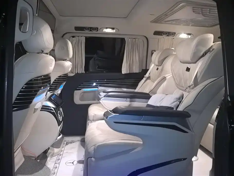 Mercedes-Benz V-Class 2022 V 260 L Long Wheelbase Prestige Edition фото 10