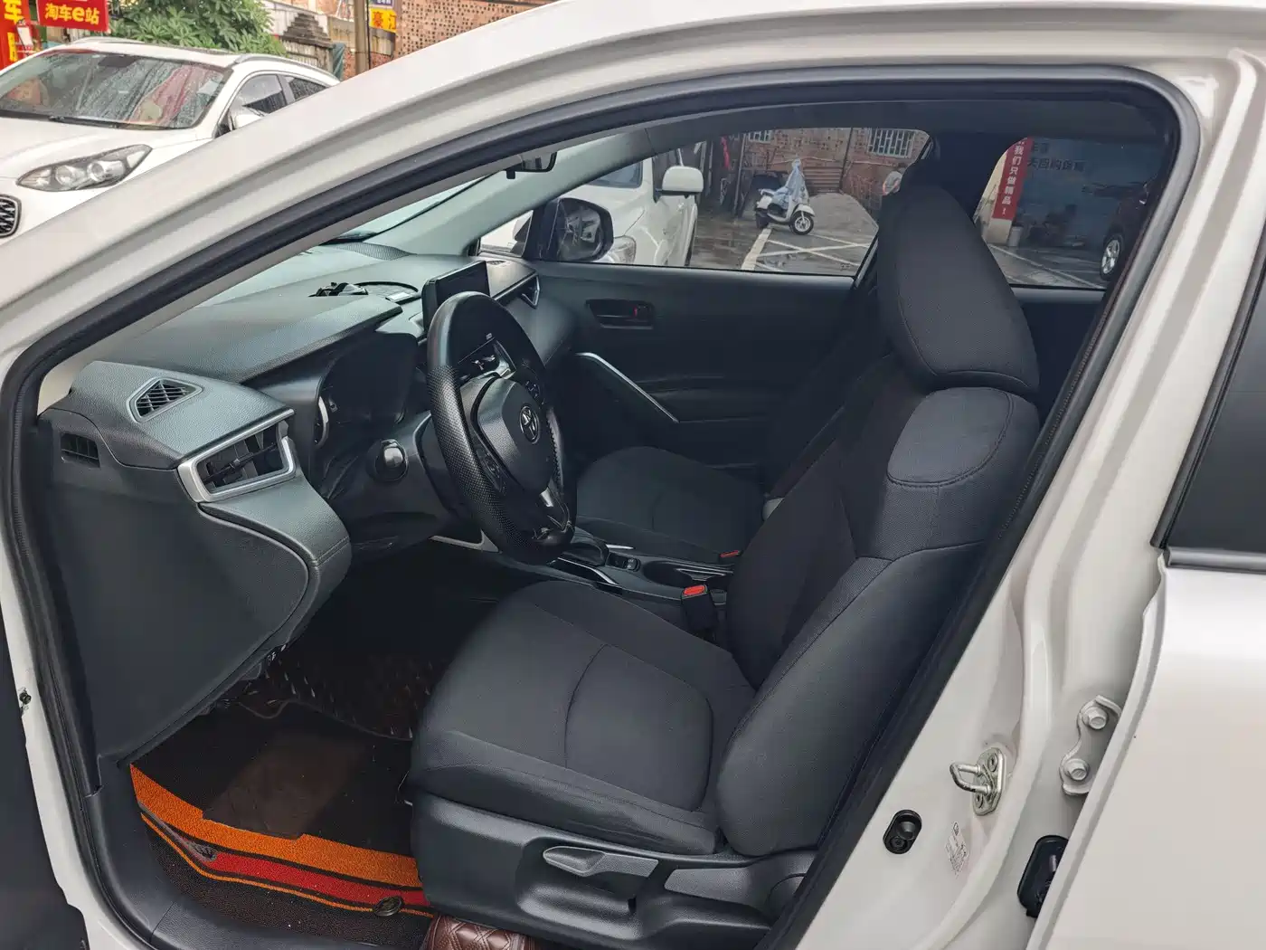 Toyota Corolla Cross 2022 2.0L Premium Edition фото 9