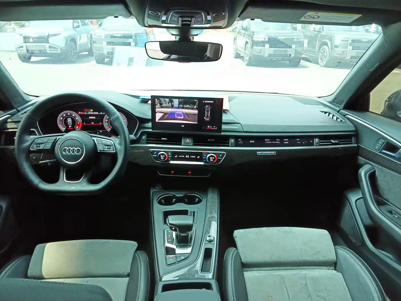 Фото 13 - Audi A4L