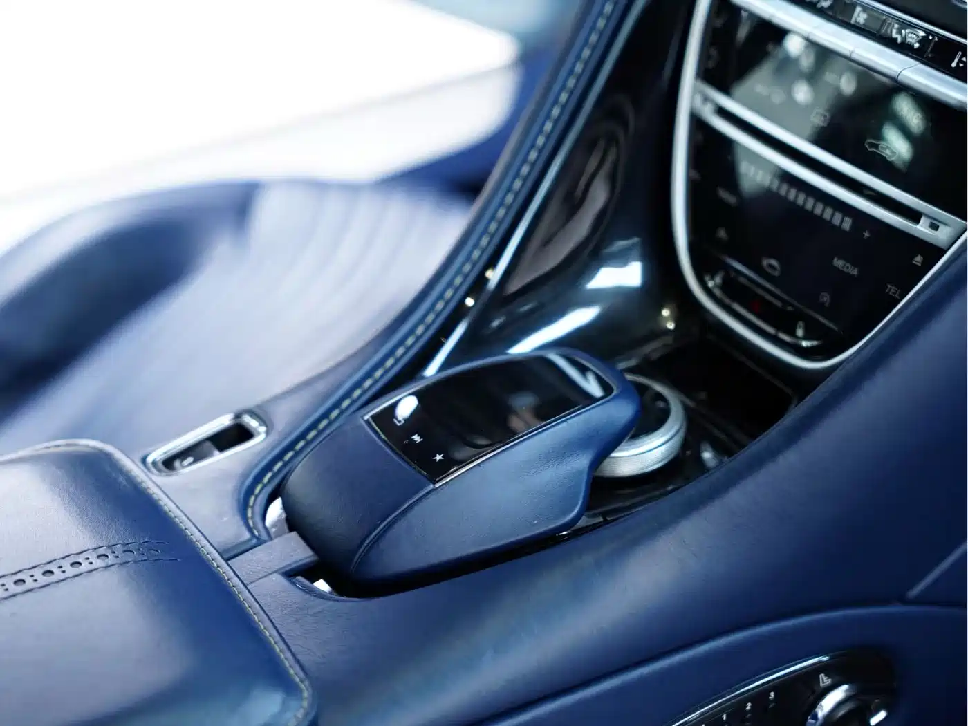 Aston Martin DB11 2019 Model 4.0T V8 Coupe фото 12