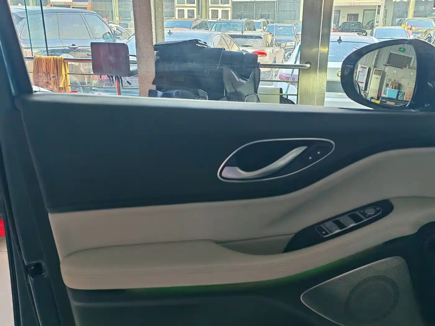 Voyah Auto Voyah Dreamer 2025 PHEV AWD Flagship Kunpeng Edition фото 20
