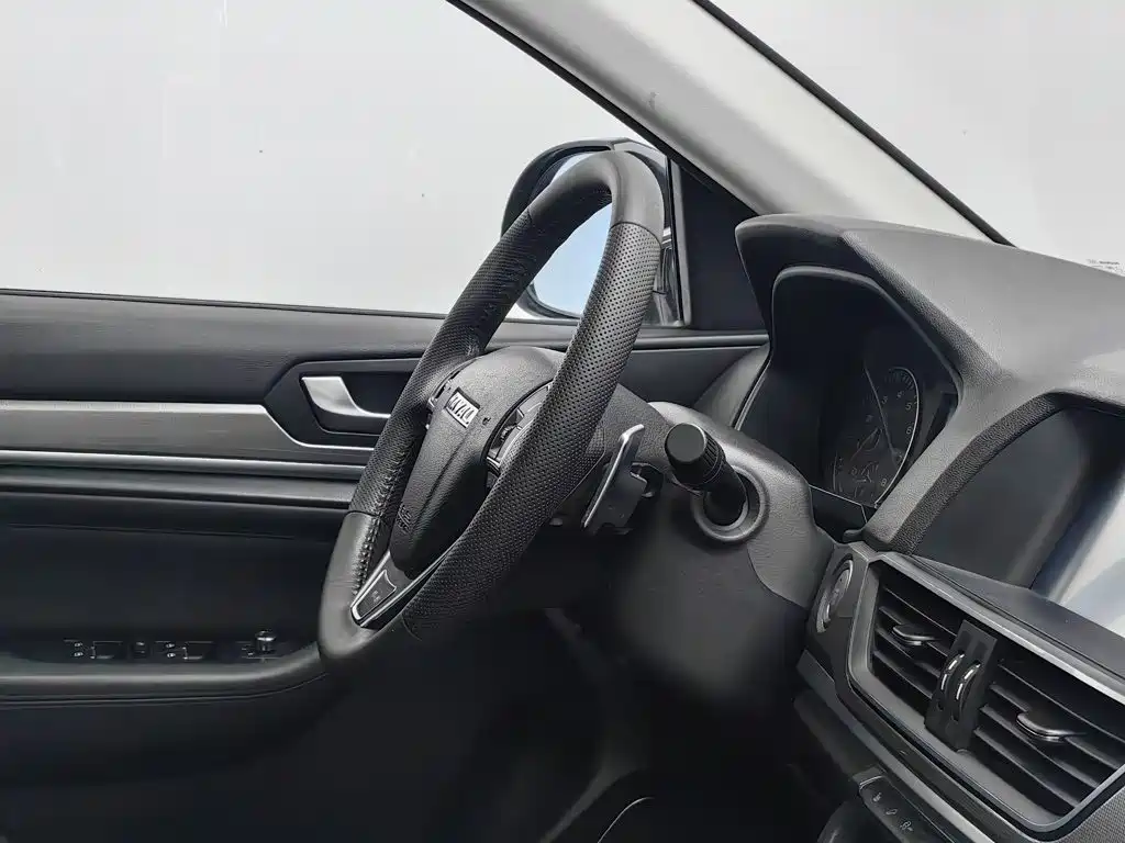 Photo 22 - Haval H6