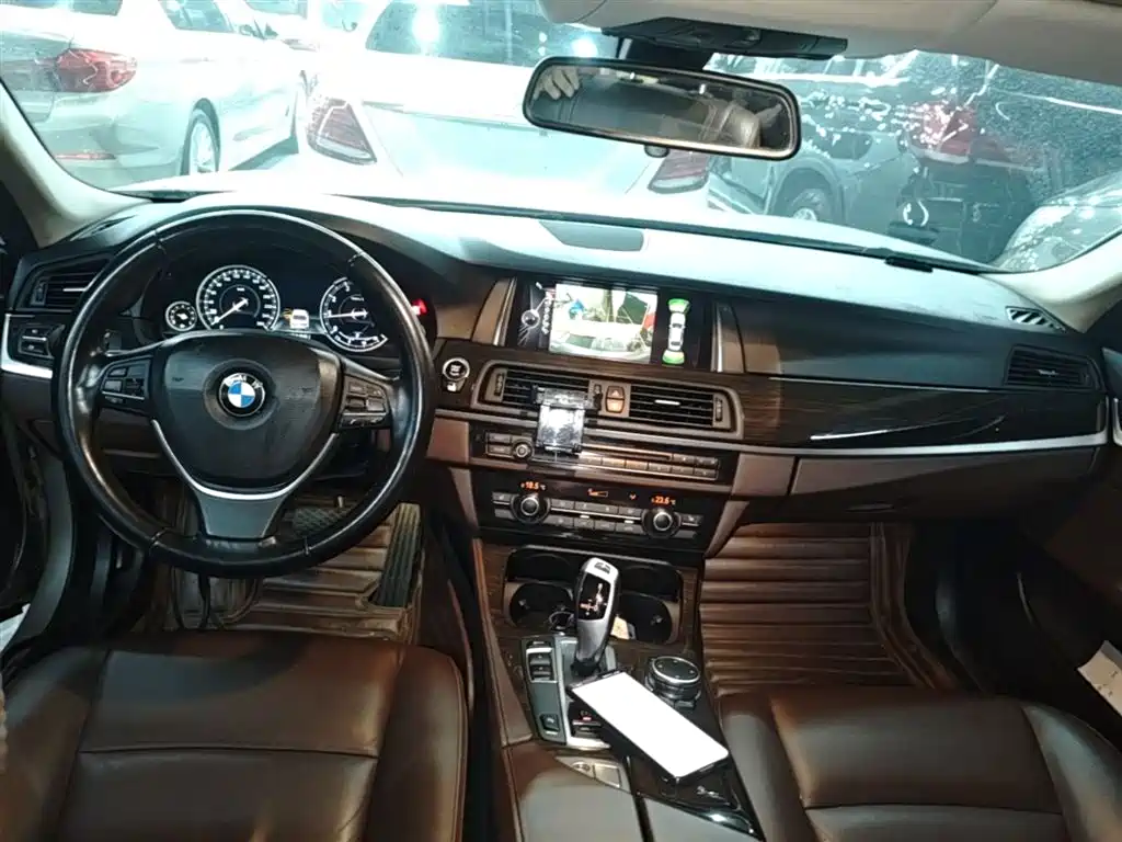 BMW 5 Series 2017 525Li Luxury Design Package фото 10