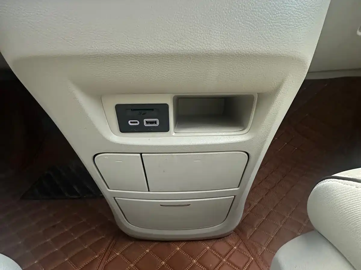 Buick GL8 2022 Land Business Class 652T Prestige фото 20