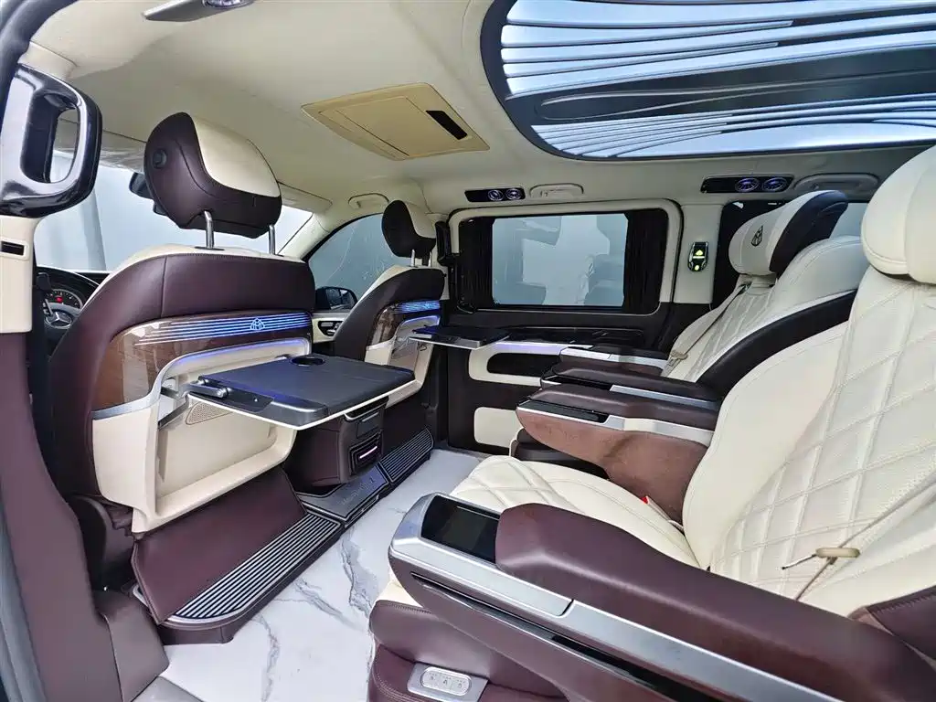 Mercedes-Benz Vito 2023 2.0T Business 7-Seater фото 24