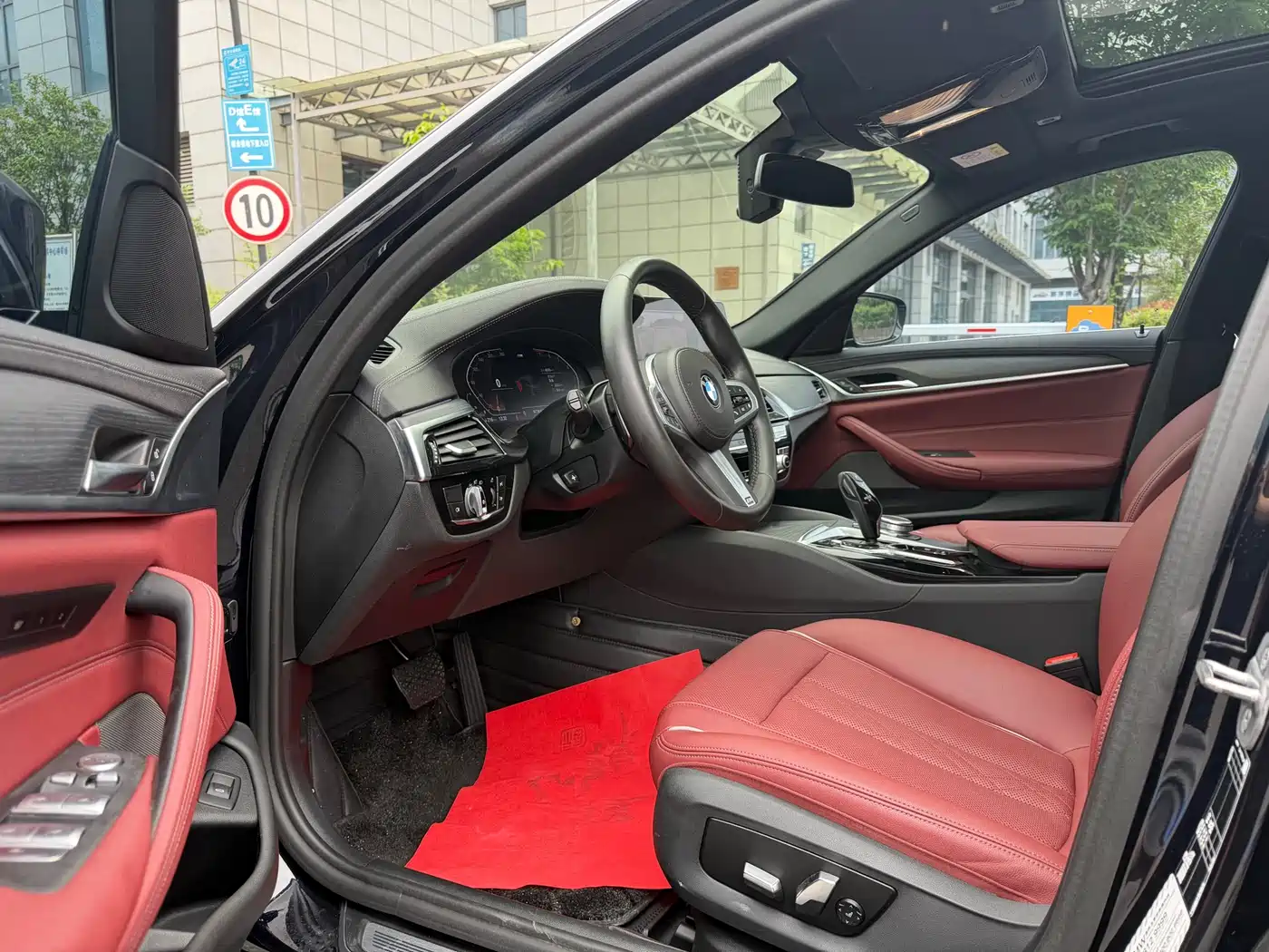 BMW 5 Series 2022 530Li Leading M Sport Package фото 9