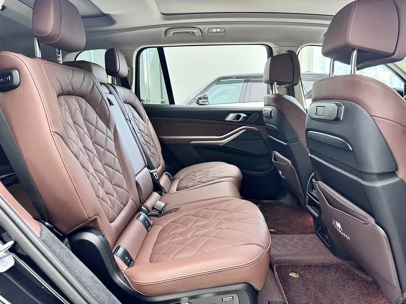 BMW X7 2024 2023 xDrive40i Leading Luxury Package