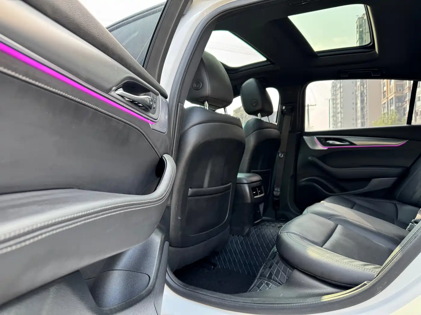 Фото 10 - Cadillac CT5