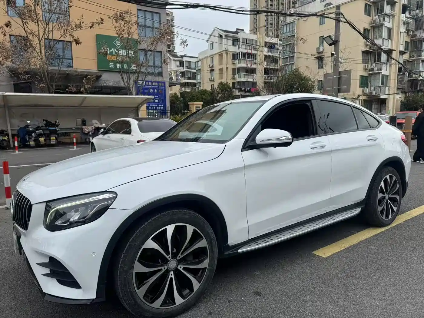 Mercedes-Benz GLC Coupe 2017 GLC 260 4MATIC Coupe SUV фото 3