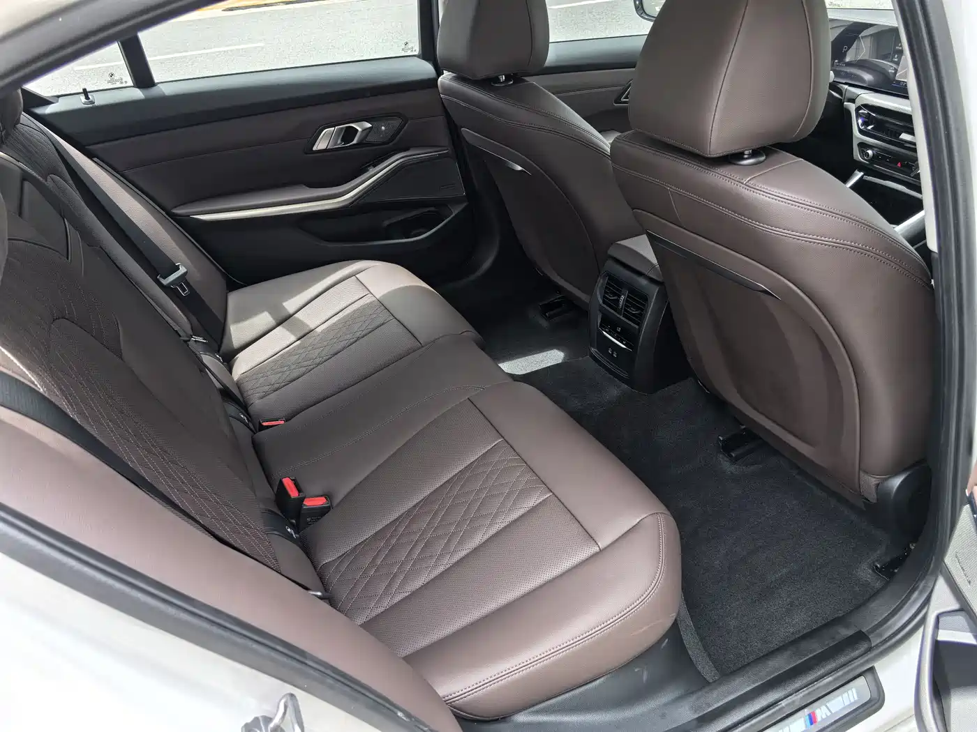 BMW 3 Series 2026 2026 330Li M Sport Shadowline Package