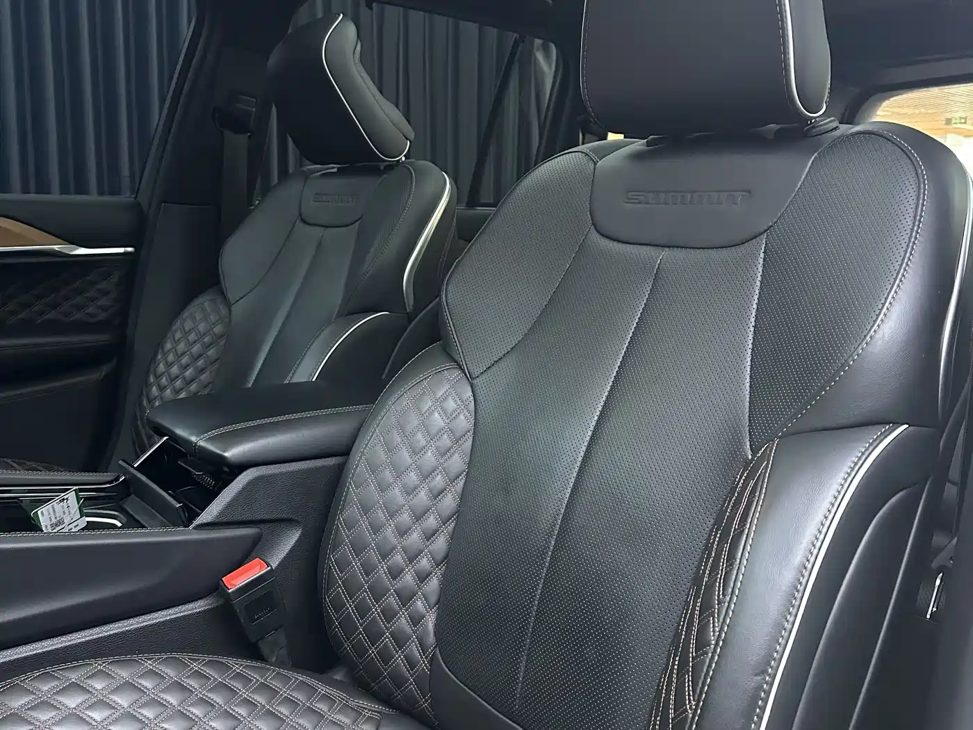 JEEP GRAND CHEROKEE 4XE (IMPORTED)