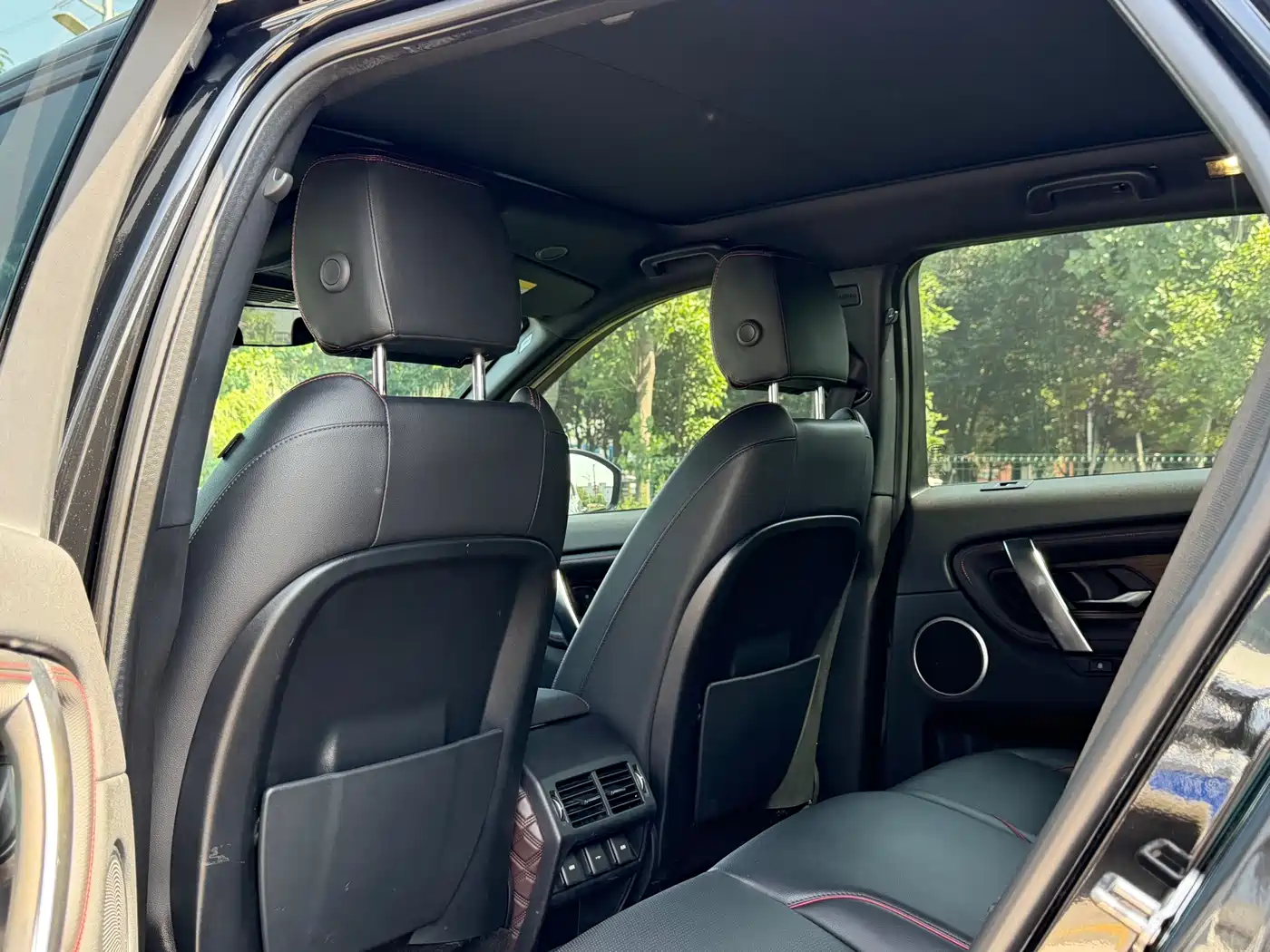 Land Rover Discovery Sport 2022 Model 249PS R-Dynamic S Performance Edition 5-Seater фото 9