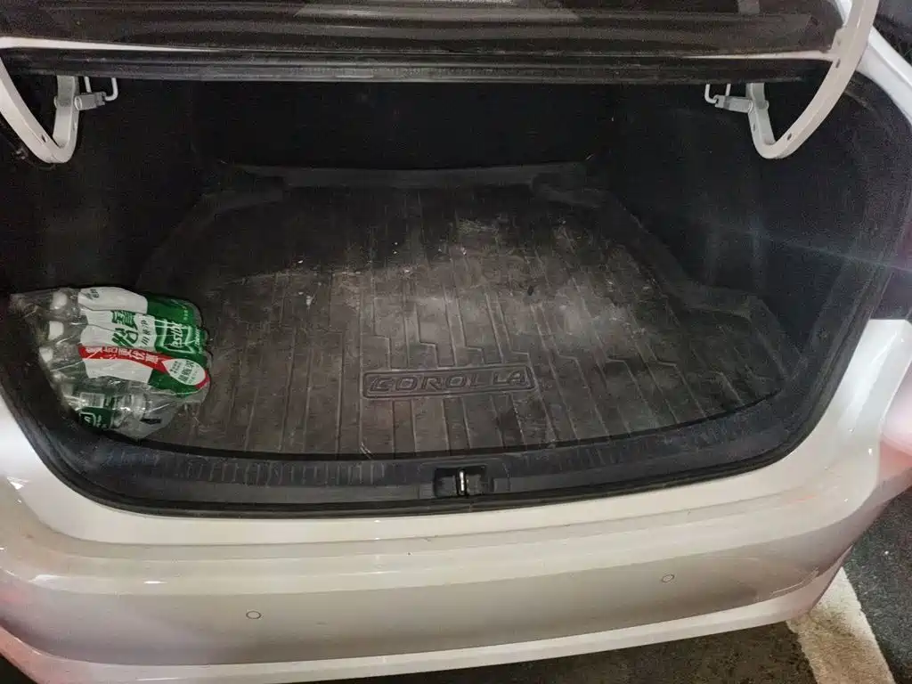 Photo 15 - Toyota Corolla