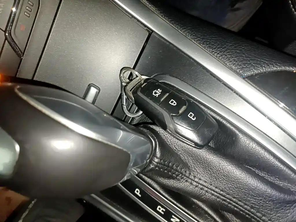 Фото 9 - Ford Edge