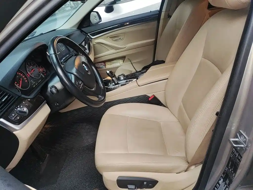 BMW 5 Series 2014 528Li xDrive Premium фото 8