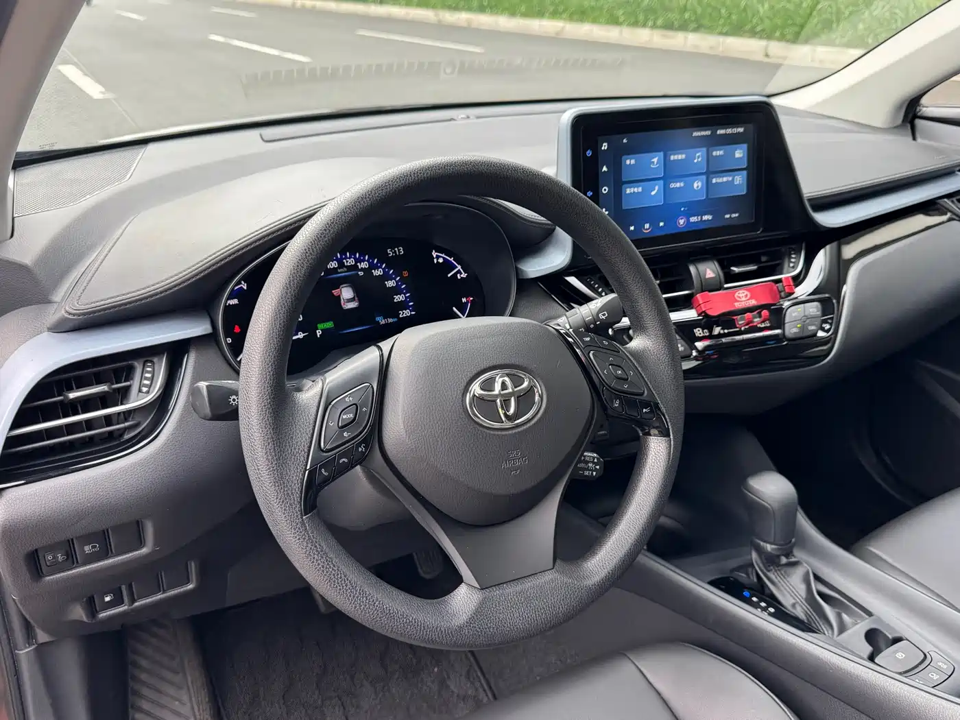 Photo 5 - Toyota IZOA