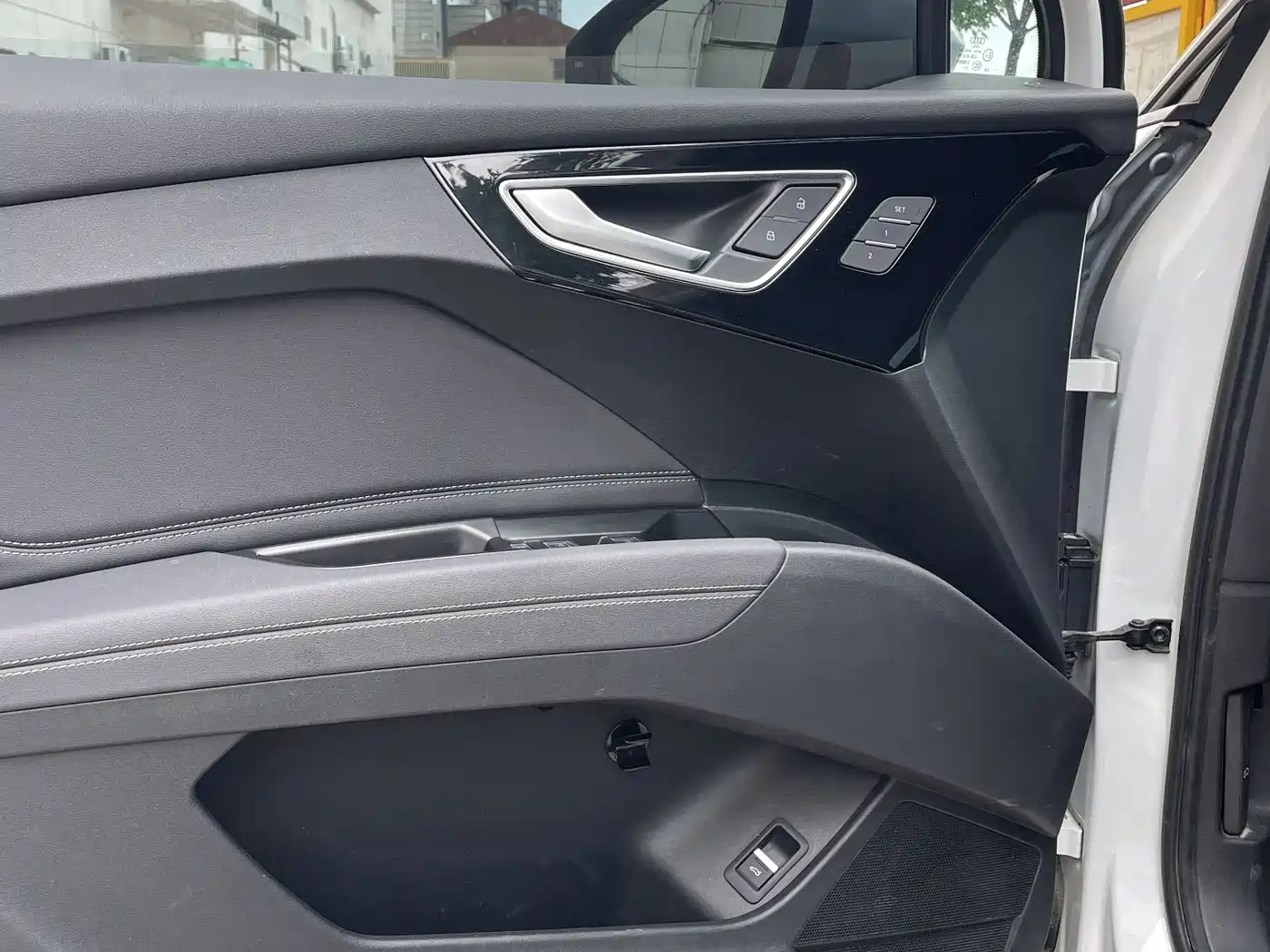 Audi Q4 e-tron 2022 40 e-tron First Edition фото 10