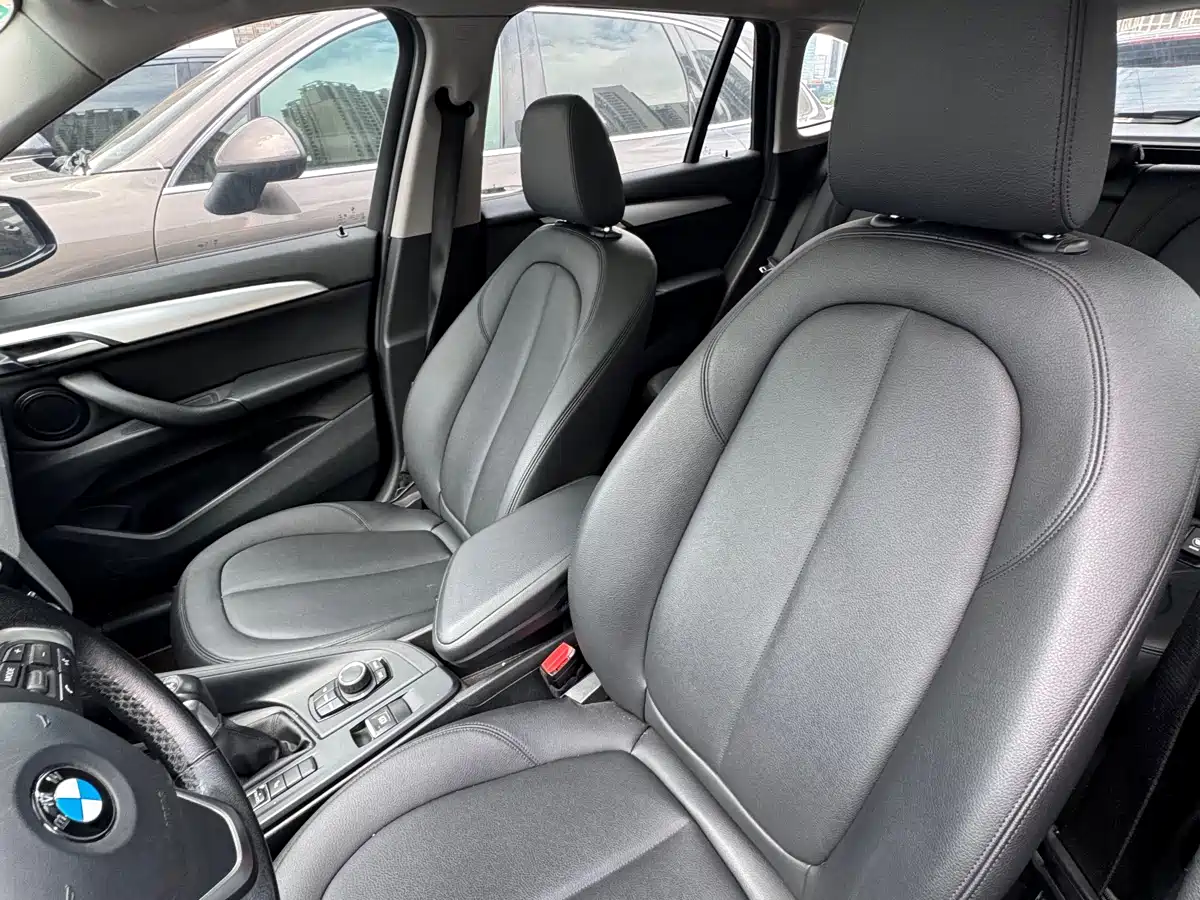 BMW X1 2016 sDrive18Li Premium Model фото 11