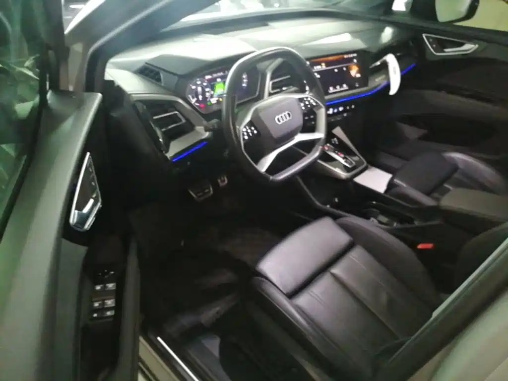 Фото 16 - Audi Q4 e-tron