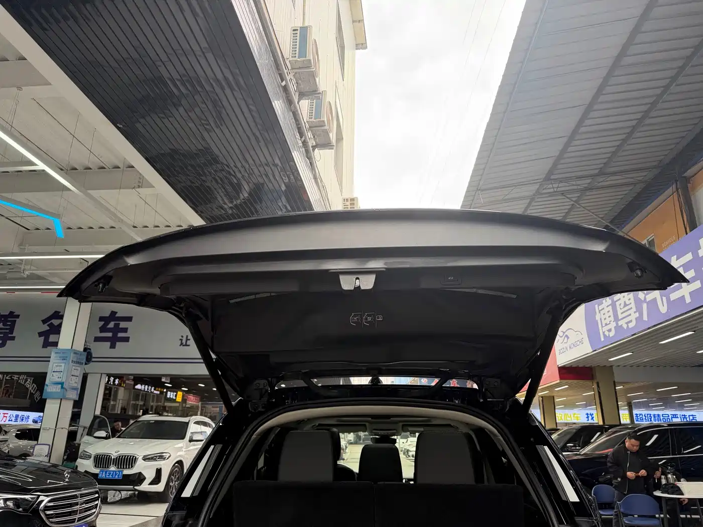 Фото 19 - Land Rover Discovery