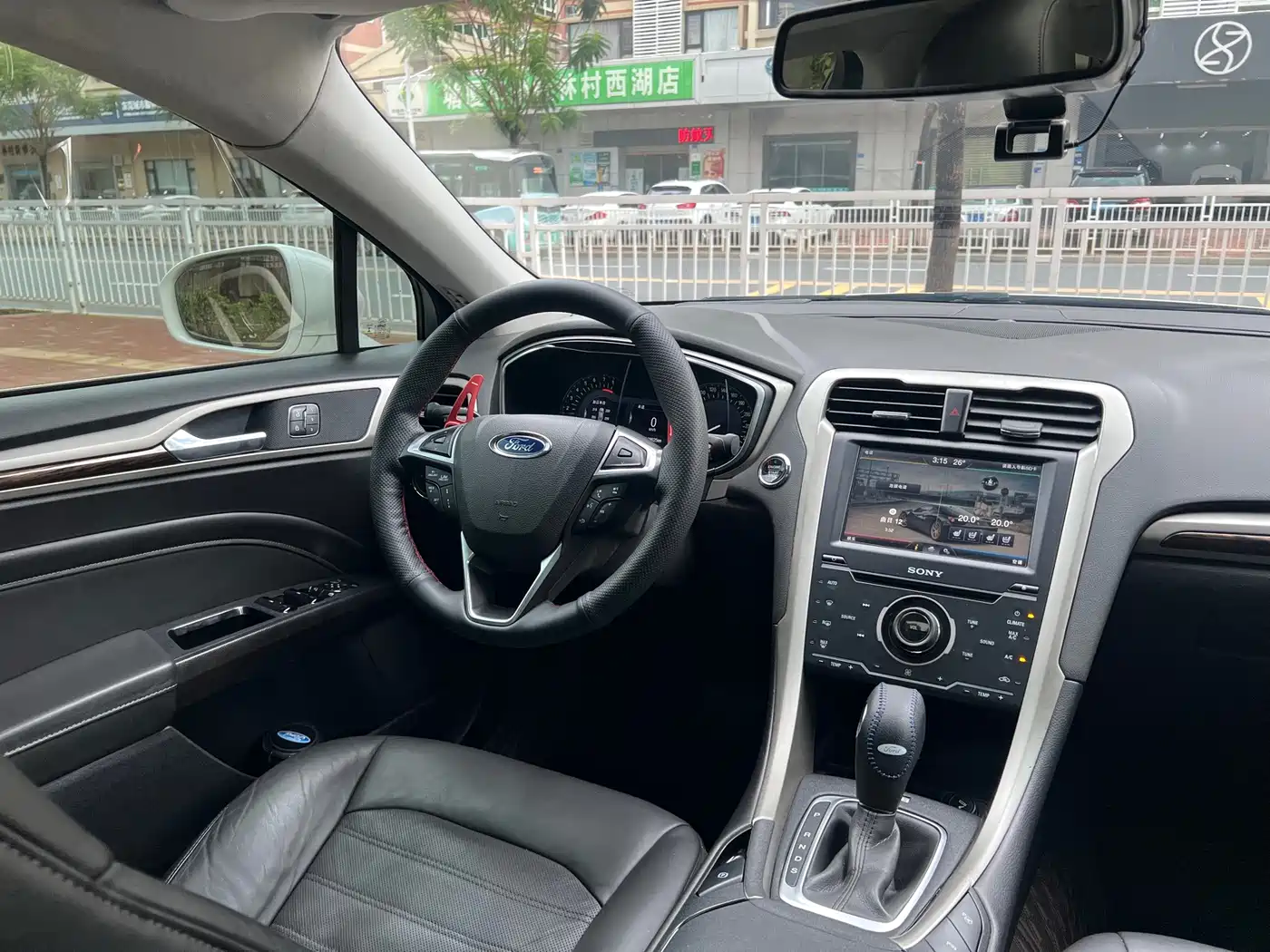 Фото 14 - Ford Mondeo