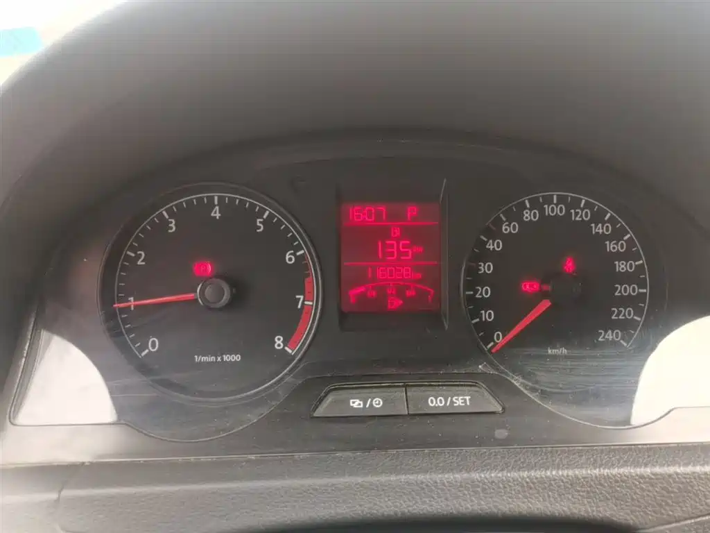 Volkswagen Santana 2015 1.6L Automatic Comfort Edition фото 18
