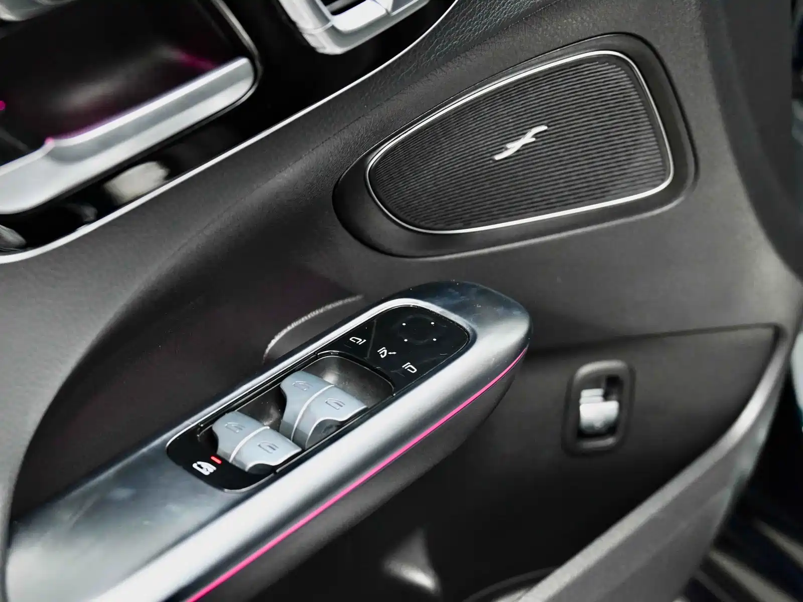 Фото 21 - Mercedes-Benz C-Class