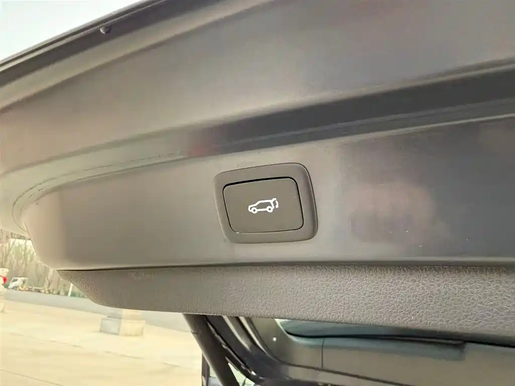 ROEWE RX5 NEW ENERGY