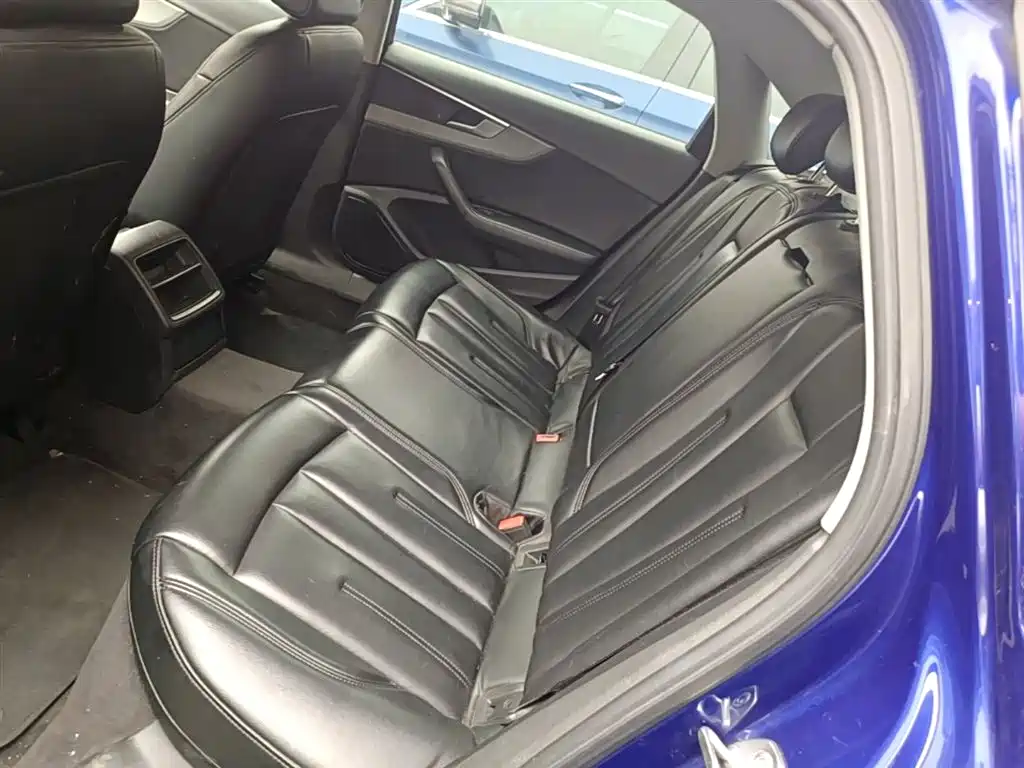 Audi A4L 2017 Plus 40 TFSI Progressive фото 17